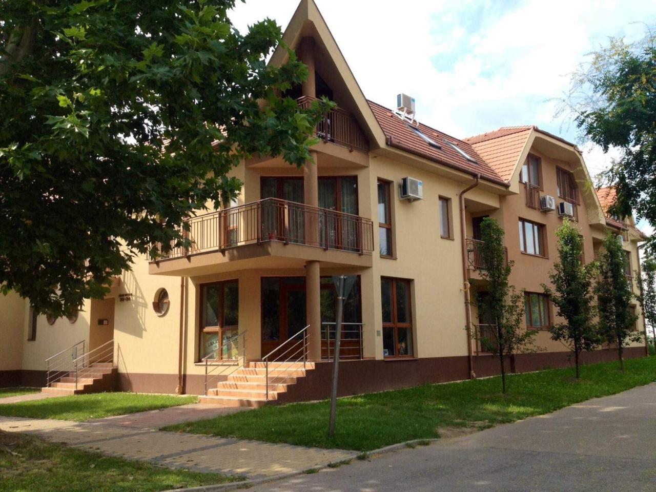 My Home Apartman Hajduszoboszlo Luaran gambar